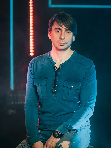 Роман Емельянов
